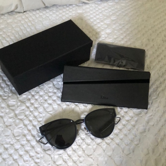 Dior sunglasses - Picture 1 of 5